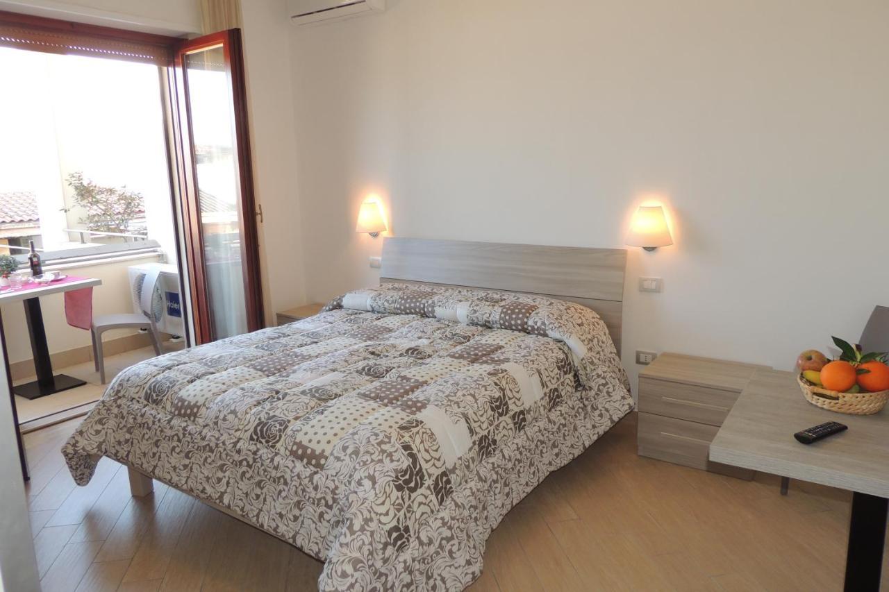 オリスターノ La Terrazza Bed & Breakfast エクステリア 写真